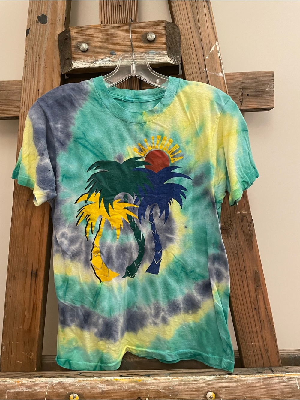 Tie-Dye Palm Tree Graphic Tee - Multicolor